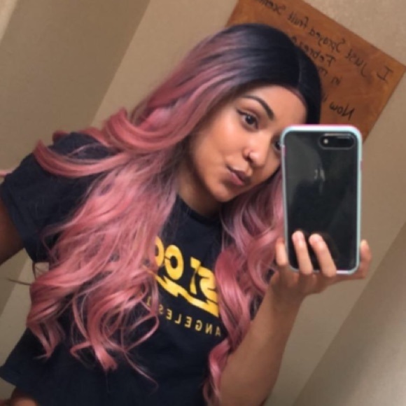 - ?20” ROSE GOLD LACE FRONT WIG? *NEW*
???